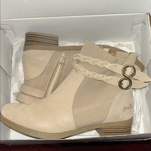 Blowfish Women's Cream Ankle Booties